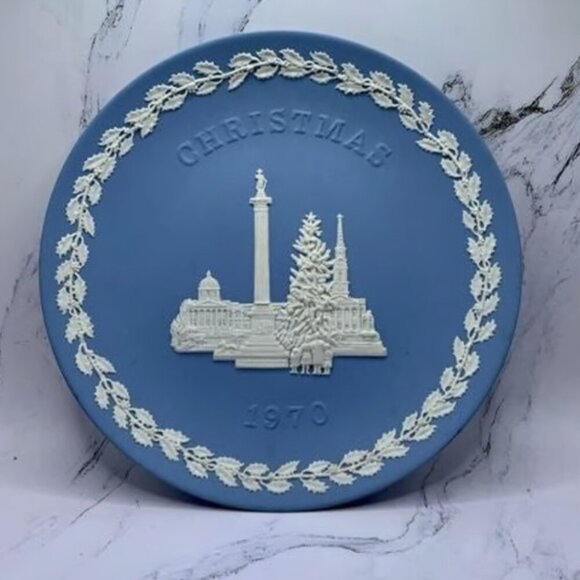 Wedgwood 1970s Blue Jasperware Christmas Plate “Trafalgar Square”​ - Picture 1 of 6